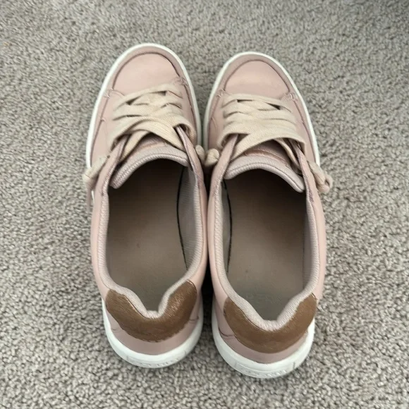 Women’s Sperry slip in sneaker size 9 - Picture 2 of 5